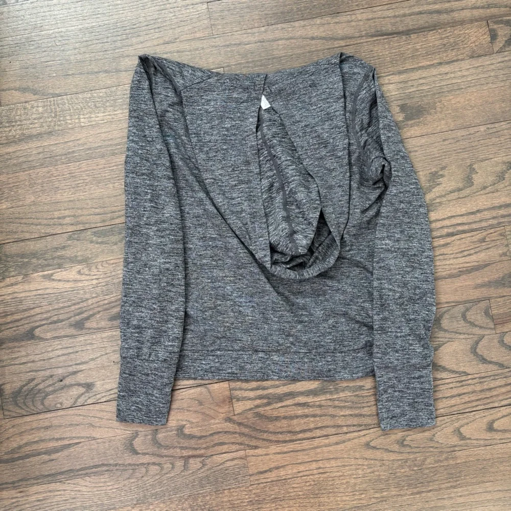 Women's Heather Gray Long Sleeve Sweatshirt